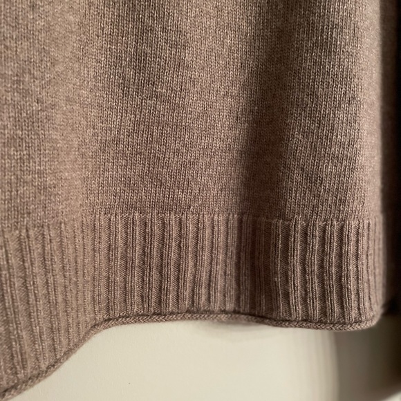 * sold on FB * Jenni Kayne Everyday Sweater Taupe - Picture 5 of 9